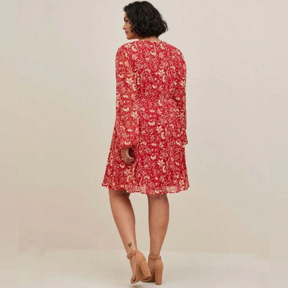 Torrid Babydoll Mini Dress Size 6X Red Floral Chiffon Bishop Sleeve Pockets - Picture 4 of 11